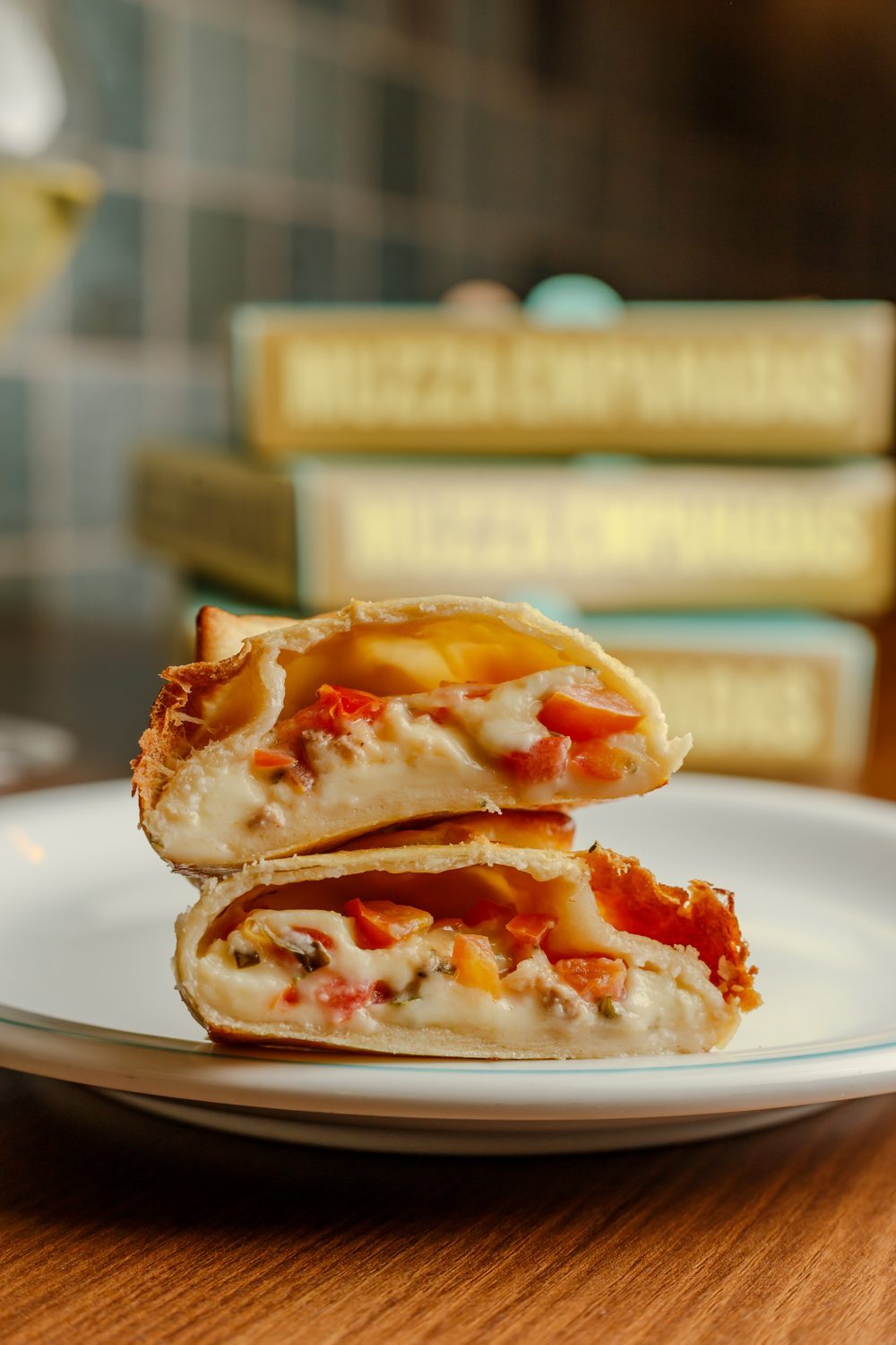 Empanada abierta, recheio à mostra